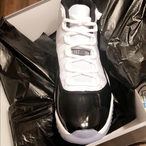 Air Jordan 11 Concords
